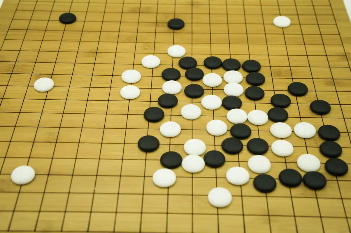 只有不断努力和实践,才能真正掌握围棋的精髓.[原文:围棋入门基本知识