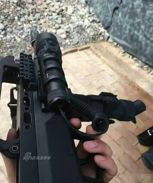 解放军新型95改进型突击步枪亮相和平使命演习