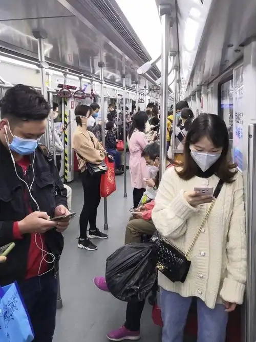 广州地铁:有红外测温仪_乘客