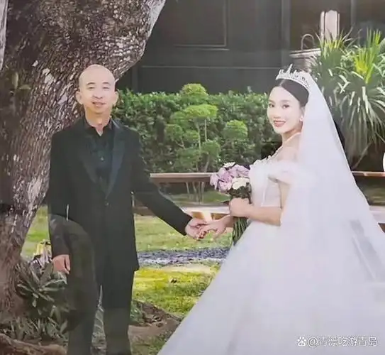 其实那以前的妻子是某某,应该都是传闻,8月10日41岁的巨兴茂结