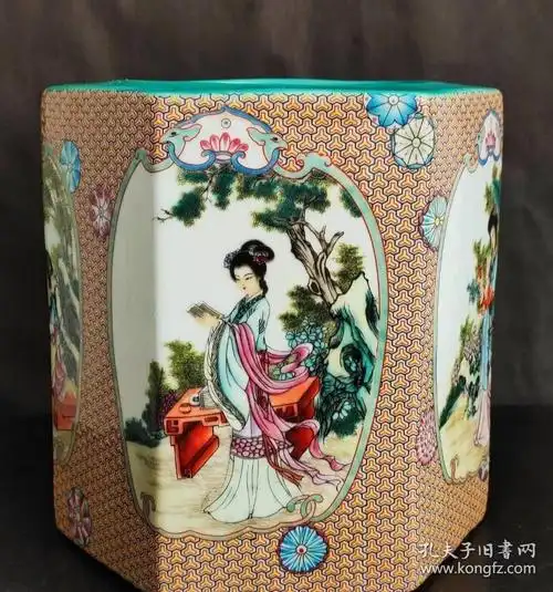 大清乾隆年制粉彩笔筒