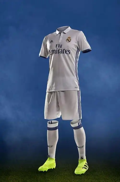皇马新赛季球衣图片(c罗,齐达内领衔,皇马新赛季球衣公布)