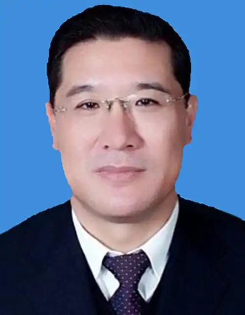 中共党员, /p> p data-id="tlyh1rfny2jb">曾任四川省峨眉山市委书记