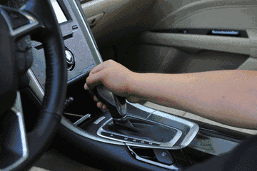 坐进试驾车时都不知道怎么换挡以至于很多新手甚至是老司机汽车换挡