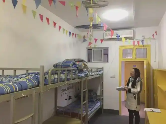 有必要吗网传河南一学校派人每10分钟巡查宿舍当地回应来了