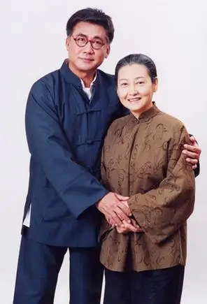 张美瑶生活照 张美瑶老公琼瑶女郎隐退后生活岳翎老公照片 / 比乐族