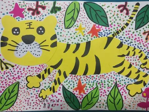 第一周《丛林大王》是一节综合绘画课程,这个课程主要锻炼学生的观察