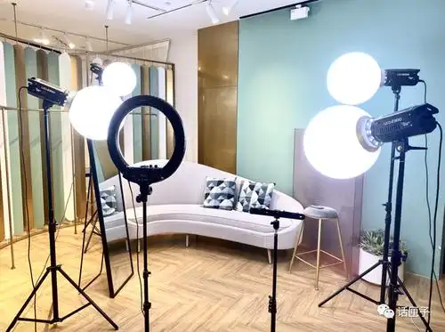 直播逆袭!看总裁助理,设计师如何上阵带货