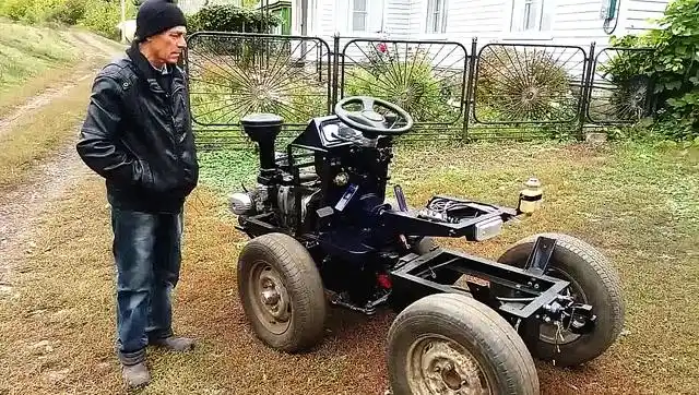 俄罗斯牛人改造能力太强了,自制四轮小车,动力堪比专业拖拉机!