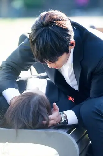 少女时代分享161010允儿thek2剧照出新想拥入怀里的柔娇美