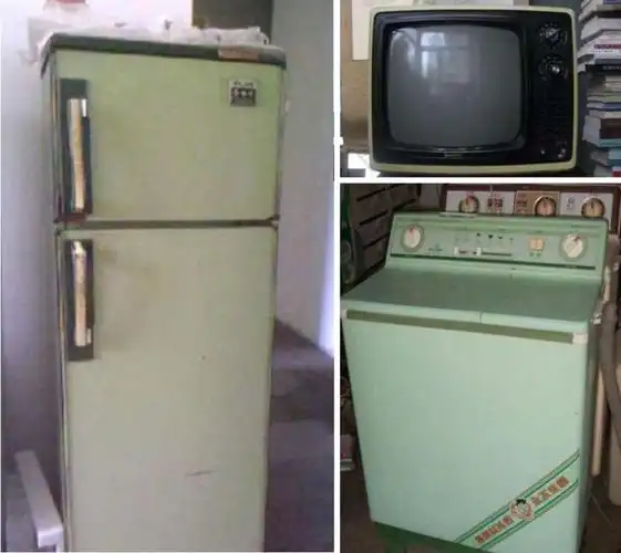 三大件在80年代末成了家庭建设的标配,即便冰箱只是单门的,洗衣机是