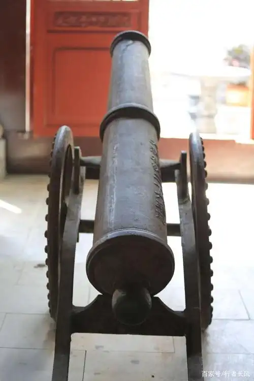 (1658年),取"隆盛之意"把"龙里"改为"隆里",这是遗留在古城内清代大炮