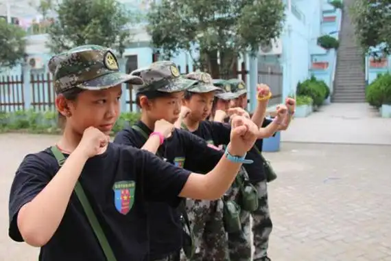 成都小学生军事夏令营哪个正规?好评机构推荐