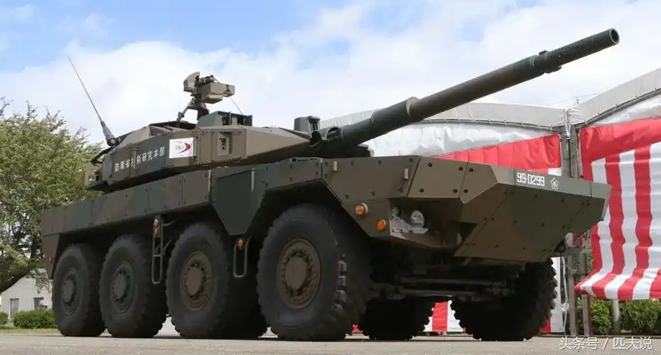 第2名 加装120毫米火炮的意大利"半人马座"轮式突击炮 这种轮式突击炮