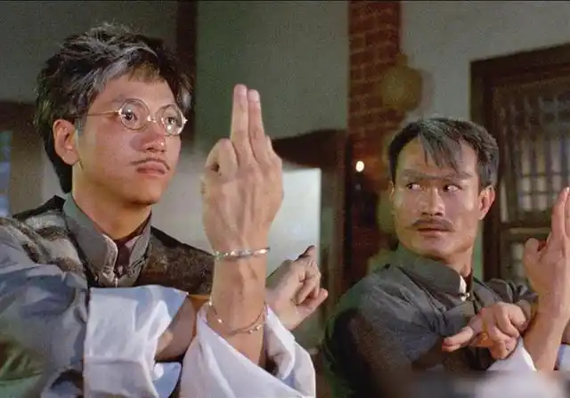 皮肤松弛显老,为拍段子头顶痰盂出镜|周星驰|林正英|张曼玉|钟镇涛