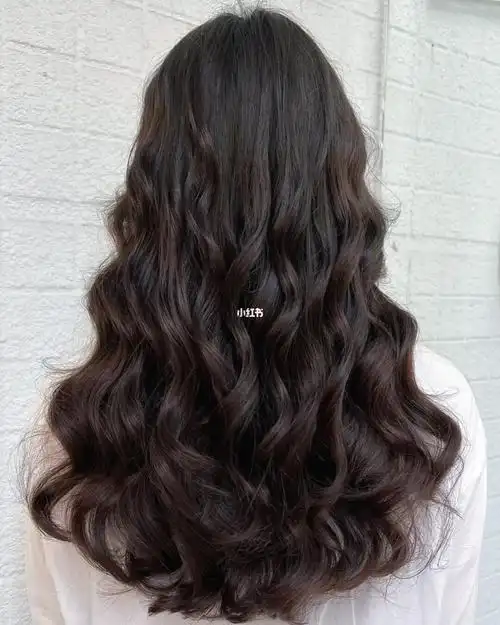 中长发女生不能错过的烫发发型慵懒卷发