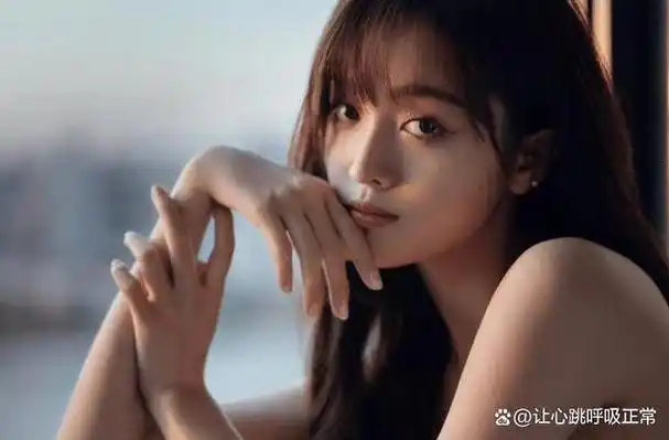 近日,吴宣仪和鞠婧祎在同一活动中身穿同款球衣的消息引起了全网球迷