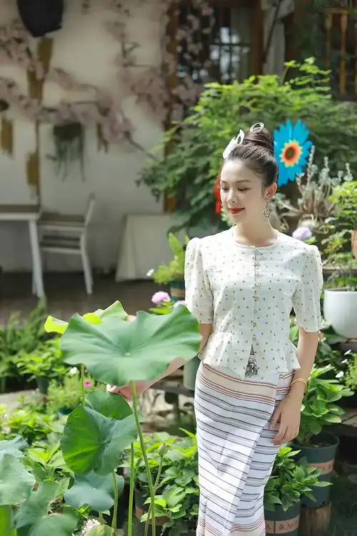 西双版纳傣族服饰筒裙套装泼水节漂亮傣装日常工作民族服装