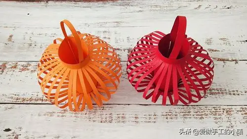 纸灯笼的做法(制作纸灯笼最简单的过程)