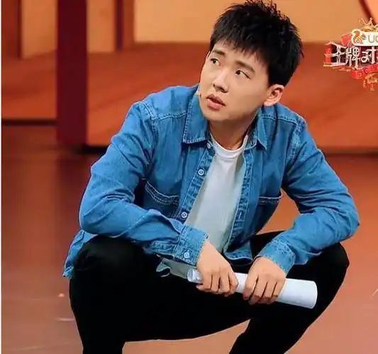 郭麒麟现身王牌对王牌综艺伸手礼让陈晓先行绅士风度获赞