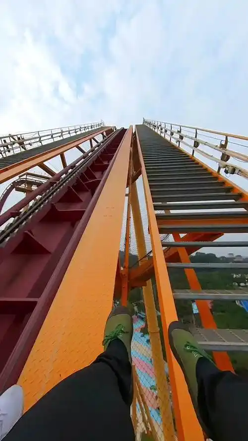 长隆垂直过山车,国内最刺激的过山车,你们敢玩吗