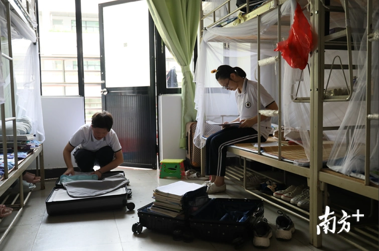 学子如期归珠海第二批15万名学生顺利返校复课