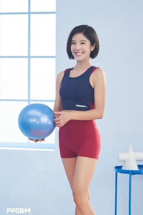 赵奕欢哎呀好身材清爽动人