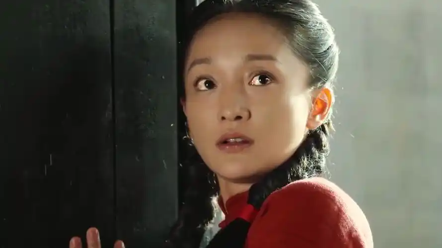 红高粱亲眼目睹母亲自杀周迅的眼神太让人心疼了