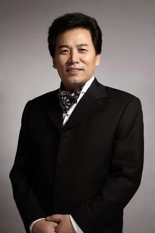 沉甸甸的深情!著名男中音歌唱家佟铁鑫演绎新歌《心与爱》