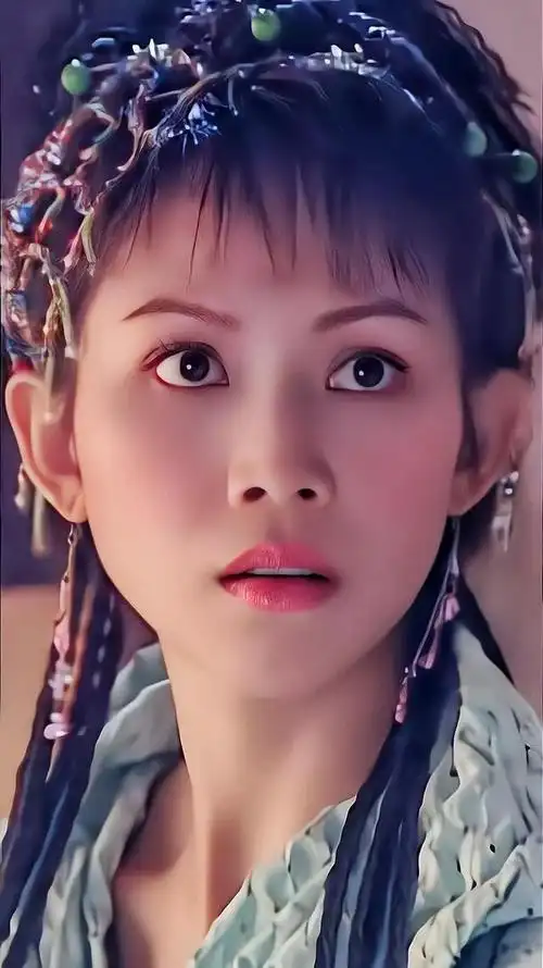 周易妆造亲女儿是不是尹天雪,其他女角色造型真是丑得千姿百态啊