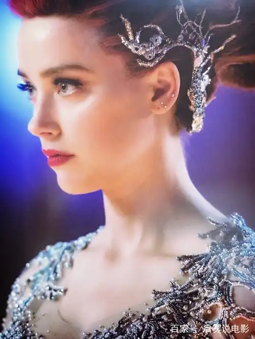 《海王》的女主湄拉,红发姑娘,就是这么可爱