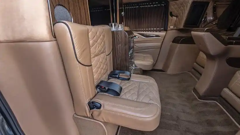 内饰更豪华 凯迪拉克凯雷德防弹版亮相 四座布局_太平洋号