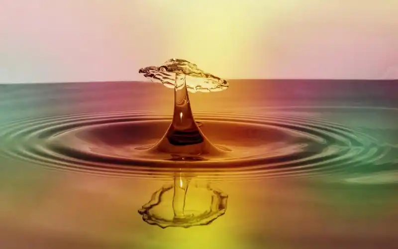 精选水滴摄影图片高清电脑桌面壁纸