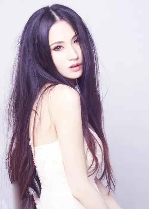 蓝燕,1986年3月9日 ,出生于上海市,华语影视女演员,流行乐歌手,模特.