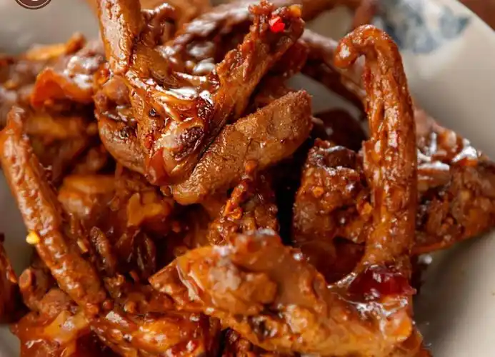 吃烤鸭别再被套路,服务员问鸭架油炸还是做汤?聪明人都这样回答