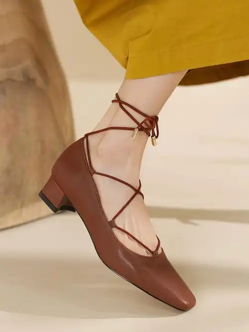 这迷人的罗马单鞋脚腕绑带优雅又魅力十足