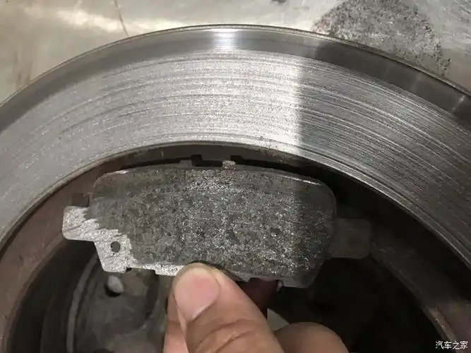 q50l后片磨完刹车盘磨损