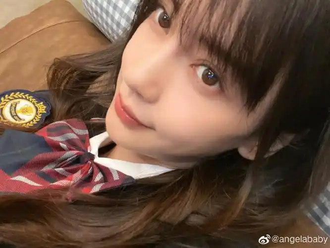 angelababy晒暮色心约校服自拍##angelababy自拍有刘瑕同款治愈力