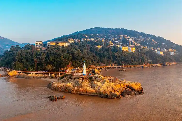 打卡平阳西湾灯塔