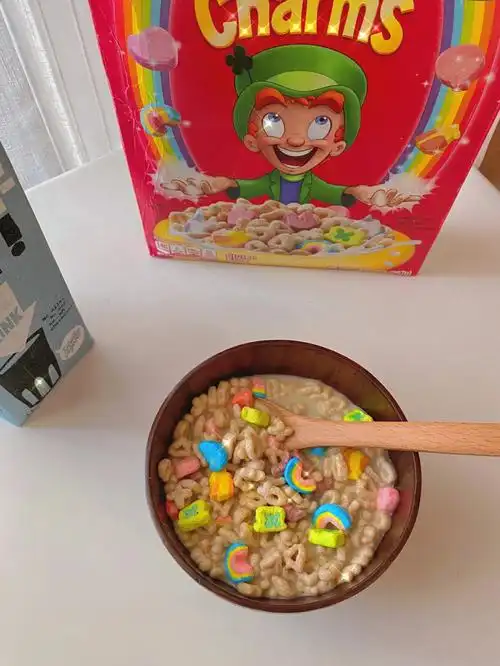 lucky charms | 棉花糖彩虹麦片 9678这个麦片真的是我吃过最可可