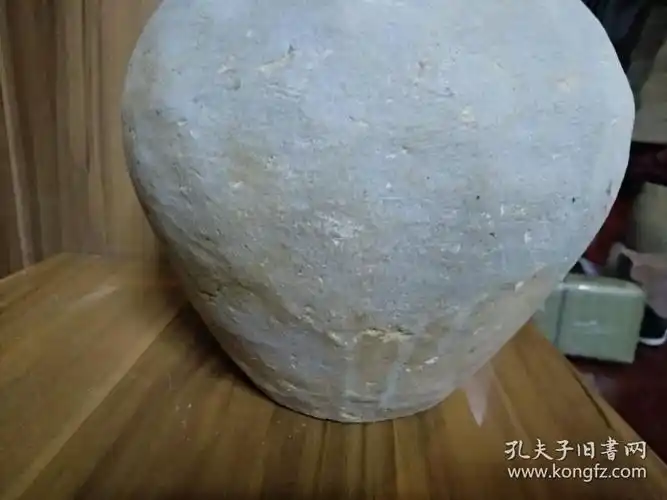 江西新建县鄱阳湖附近出水汉代四系陶瓦罐通高20多厘米全品无任何损坏