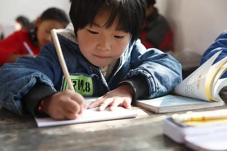 希望小学 希望工程 农村 贫困图片—正版希望小学 希望工程 农村 贫困