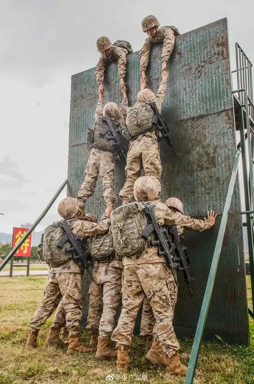 陆军官兵专业训练现场超燃_央广网