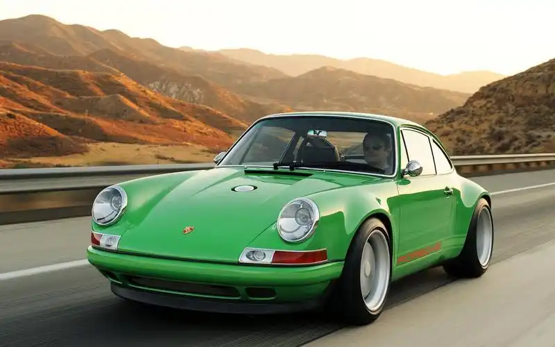 谁能帮我找到这绿色老款保时捷911的原图?大图