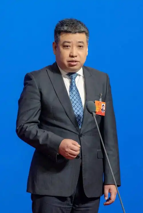 海南省商务厅厅长张斌今年继续开展全球大招商积极营造良好营商环境