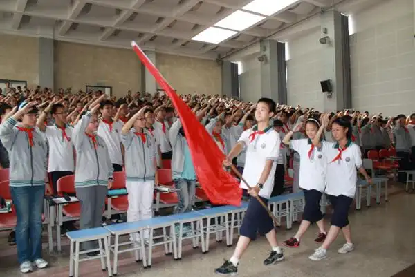 育英二外的历史