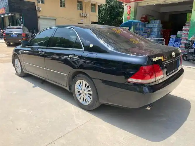 07年金标丰田皇冠2.5 v6后驱,车况靓,无水泡 无火烧