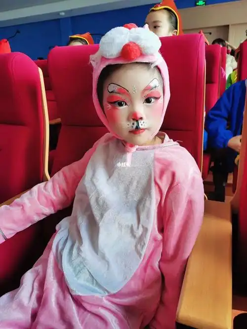 儿童彩绘舞台妆  #儿童小兔子彩绘 #汇演 #话剧舞台彩绘妆 #舞台剧