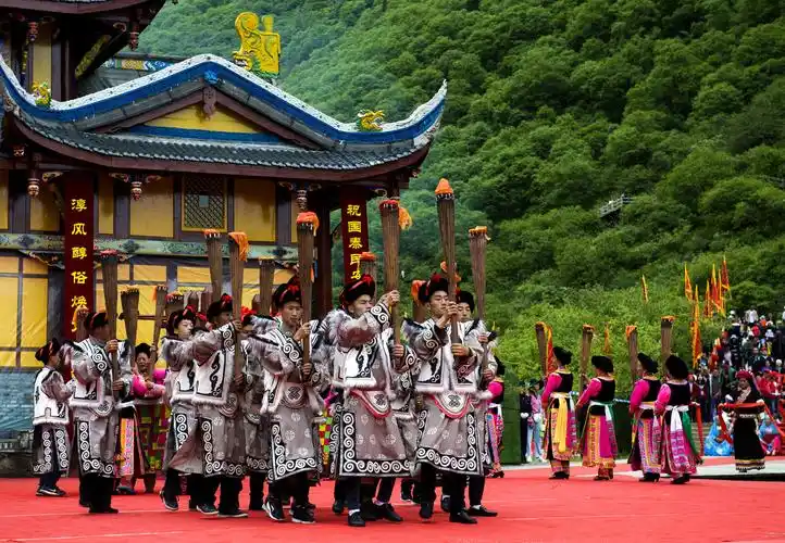 使文化更富活力 ,让旅游更有魅力松潘黄龙举办民俗文化活动