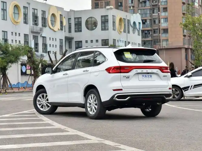 长城汽车 哈弗m6 2023款 plus 1.5t 手动豪华智联型